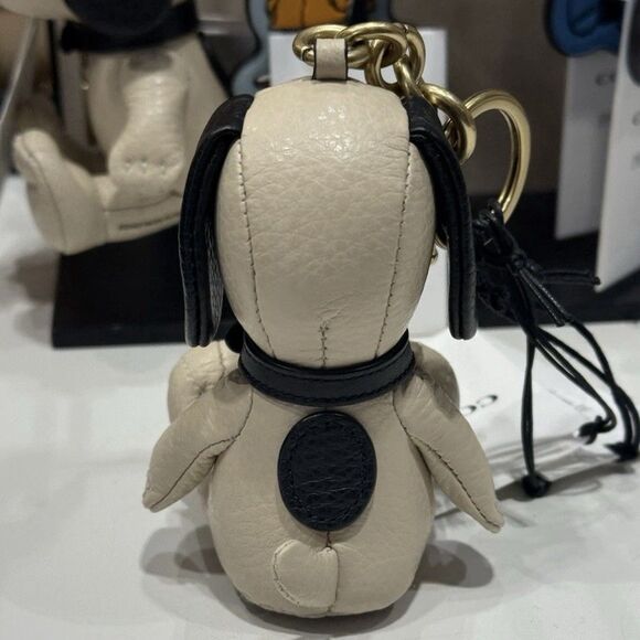 Coach X Peanuts Snoopy Collectible Bag Charm  Brass/Multi CBH29 - Picture 8 of 9